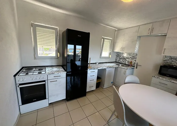 Kovac Apartman Vir