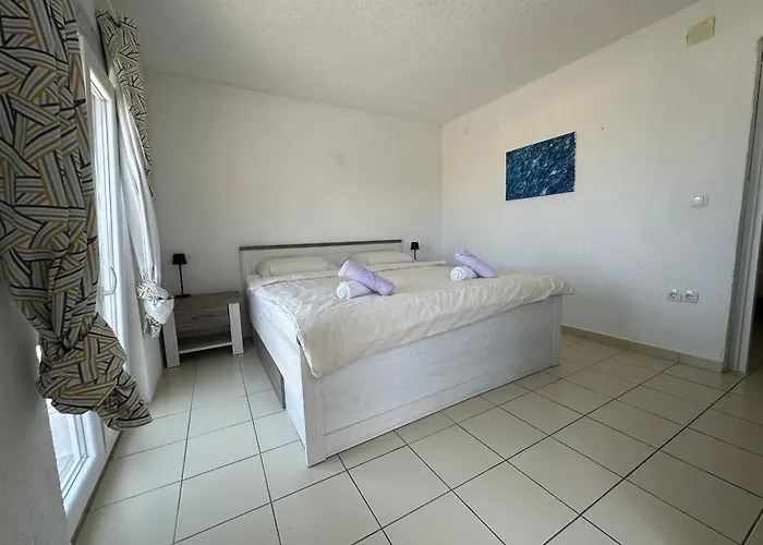 Kovac Apartman Vir