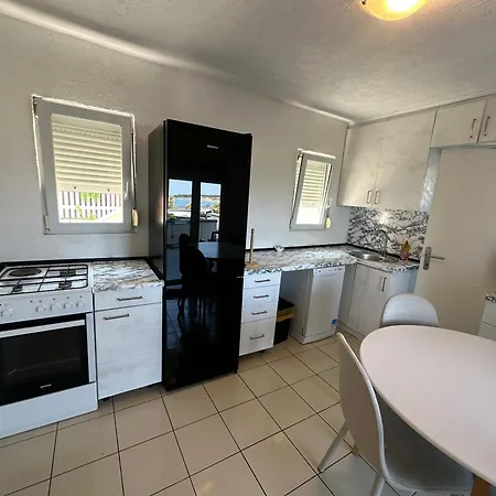 Kovac Apartment Vir